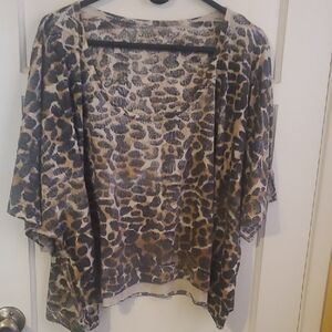 Threads 4 Thought Leopard Print Women's crop top.